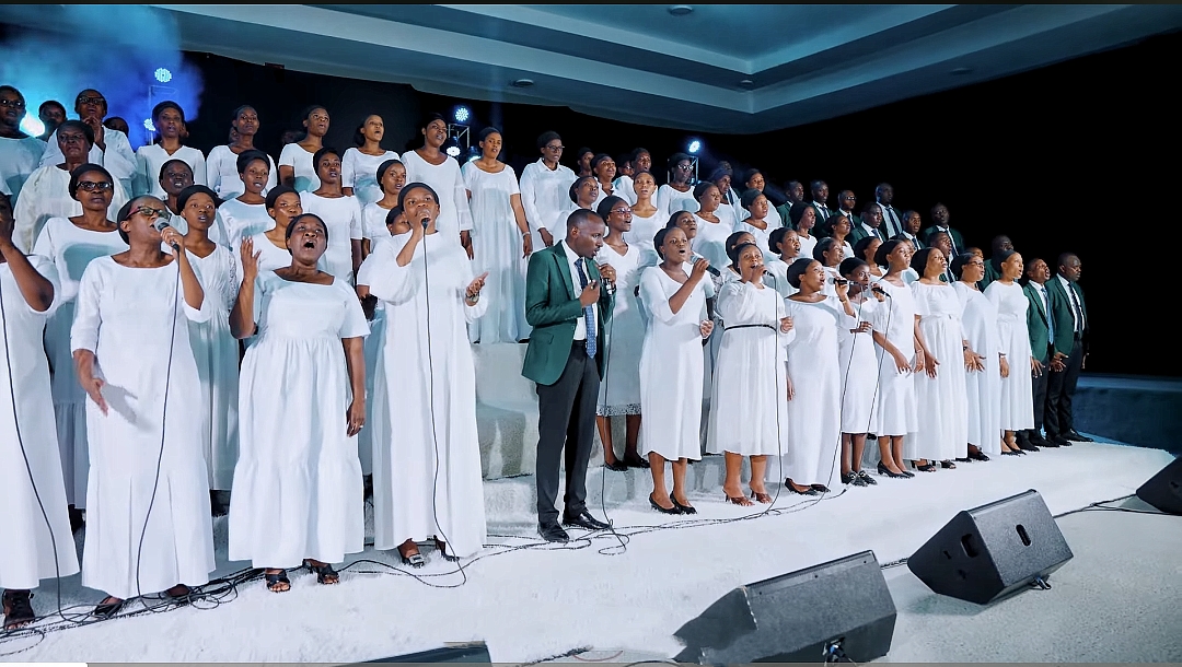 Jehovahnissi Choir yagarukanye “Ubuhungiro”  indirimbo ikomanga ku mitima y’abashaka Imana nk’igihome