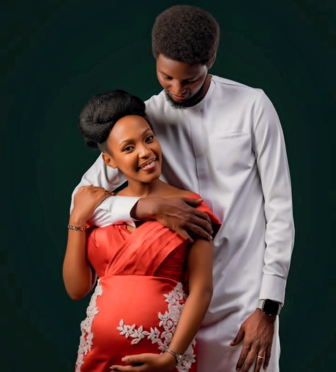 Musinga n’umugore we Vanessa bibarutse imfura: umunezero mu muryango w’abakunzi bu bwami bw’Imana