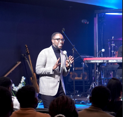 Umuvugabutumwa akaba n’Umuhanuzi Vincent Mackay yateguje igitaramo kizabera muri Canada
