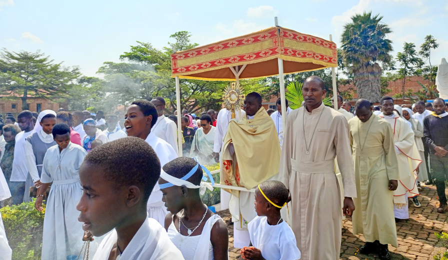 Menya Inkomoko y’Umunsi mukuru w’Isakaramentu ry’Ukaristiya