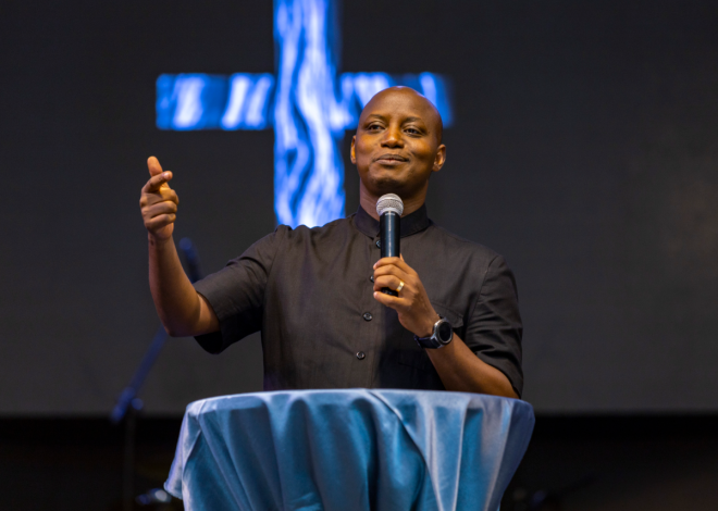 Uburere buruta ubuvuke: Ubutumwa bukomeye Pastor Désiré agenera ababyeyi batabonera abana babo umwanya