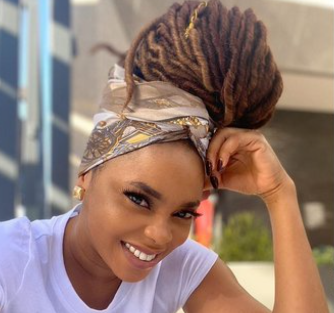 “Byari nk’aho ndi mu cyumba cy’ibitaro kugeza ubwo satani yigeze kumbwira ngo niyambure ubuzima” – umuramyikazi Chidinma