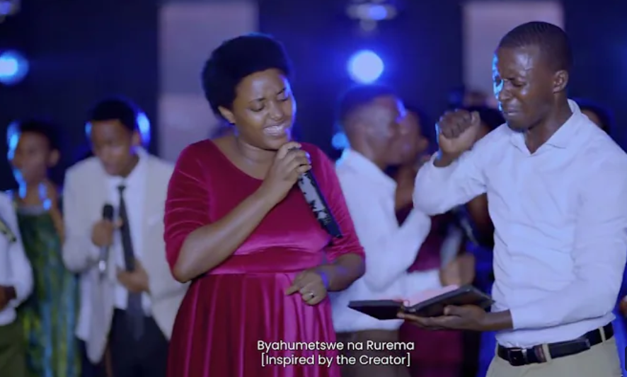 “Bibiliya” Indirimbo Nshya ya Itabaza Choir Yibutsa Abantu Ububasha n’Ubushobozi bw’Ijambo ry’Imana