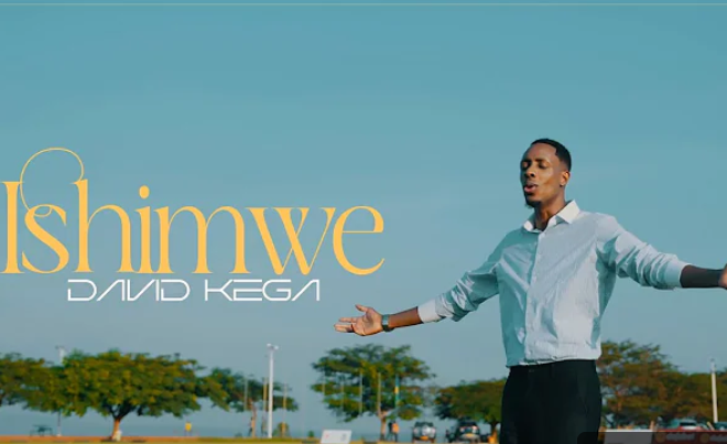David Kega abinyujije mu ndirimbo ye nshya “Ishimwe” yongeye kwerekana ko urukundo rwa Yesu rudahinduka na gato