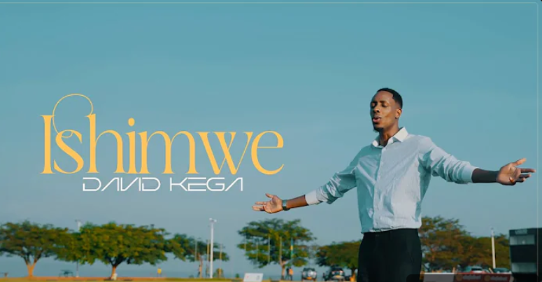 David Kega abinyujije mu ndirimbo ye nshya “Ishimwe” yongeye kwerekana ko urukundo rwa Yesu rudahinduka na gato