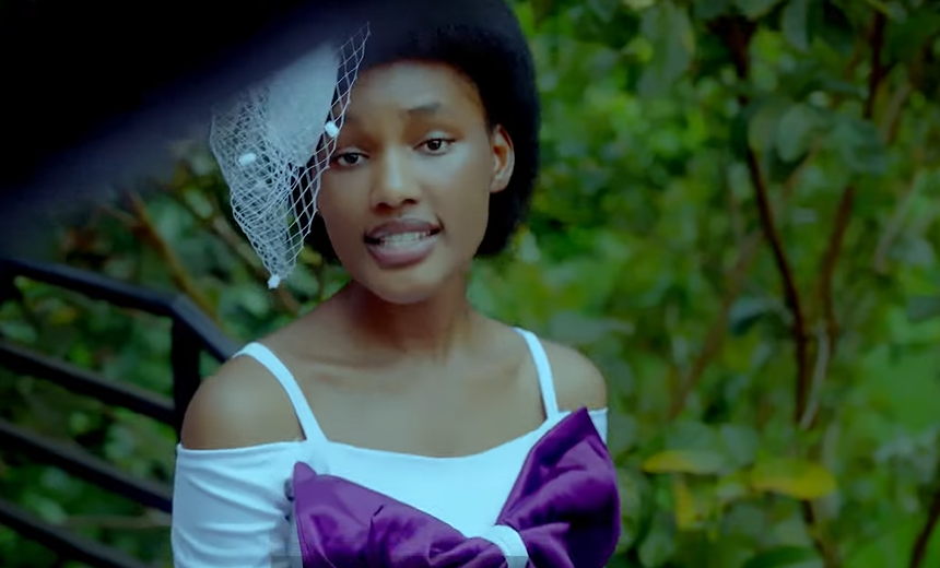 Ubutumwa bukomeye bw’indirimbo NDAHIRIWE ya Alicia na Germaine butumye benshi bongera guhembuka imitima