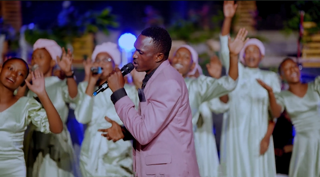 Salem Choir ADEPR Gisenyi paruwasi ya Mbugangari yongeye gushimangira imbaraga z’Imana mu ndirimbo shya yitwa”Kwizera Kurarema”