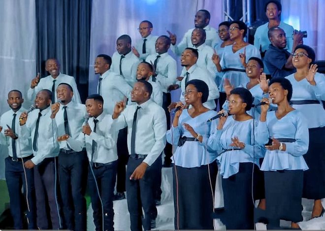 Horeb Choir ADEPR Kimihurura yashyize hanze indirimbo y’ibihe byose kandi  ihumuriza imitima yise “Nguhetse k’umugongo”