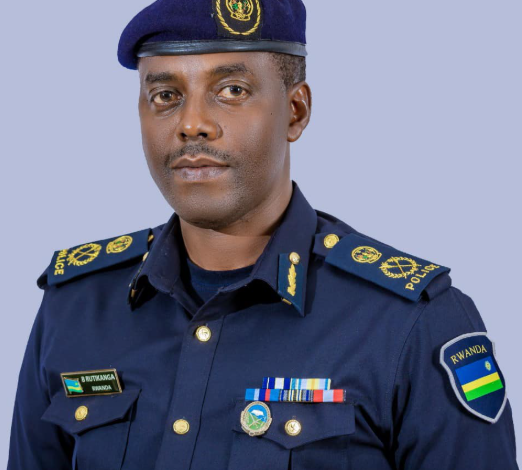 Abanywa inzoga nk’abifuza kuzimara ku isi bakebuwe na ACP Rutikanga