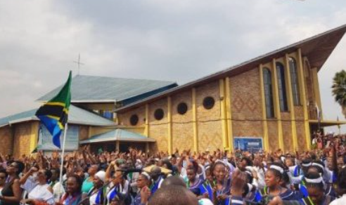 “Muzirinde abatekamutwe b’abajura bibira kuri telefone bitwaje ubutumwa bwa Kibeho.”_Umuburo wa Kiliziya Gatolika mbere yuko hizihizwa Asomusiyo