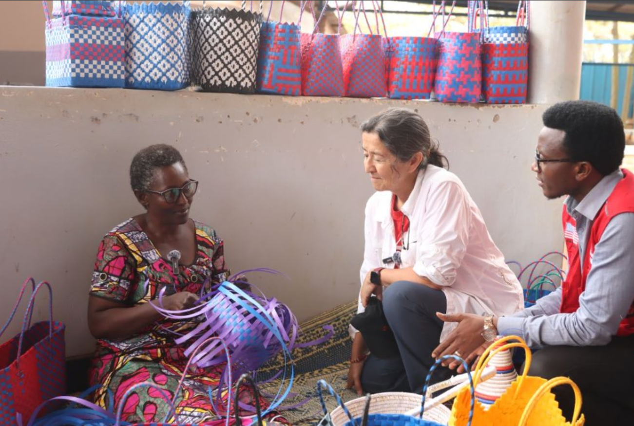 Ubutumwa bw’ihumure bwatanzwe na Soeripto uyobora Save the Children ubwo yizezaga ubuvugizi ku mibereho y’impunzi ziba mu Rwanda