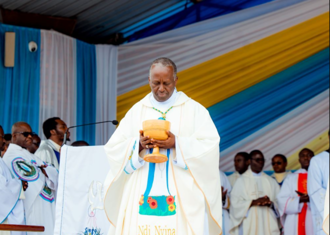 Umunsi mukuru wa Asomisiyo wizihirijwe i Kibeho witabiriwe n’abantu batari bake bahabonera byinshi byiza