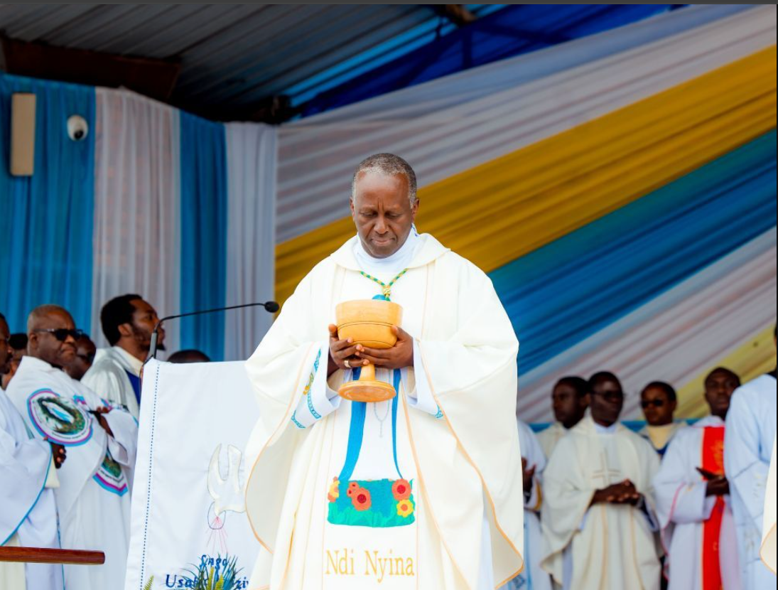 Umunsi mukuru wa Asomisiyo wizihirijwe i Kibeho witabiriwe n’abantu batari bake bahabonera byinshi byiza