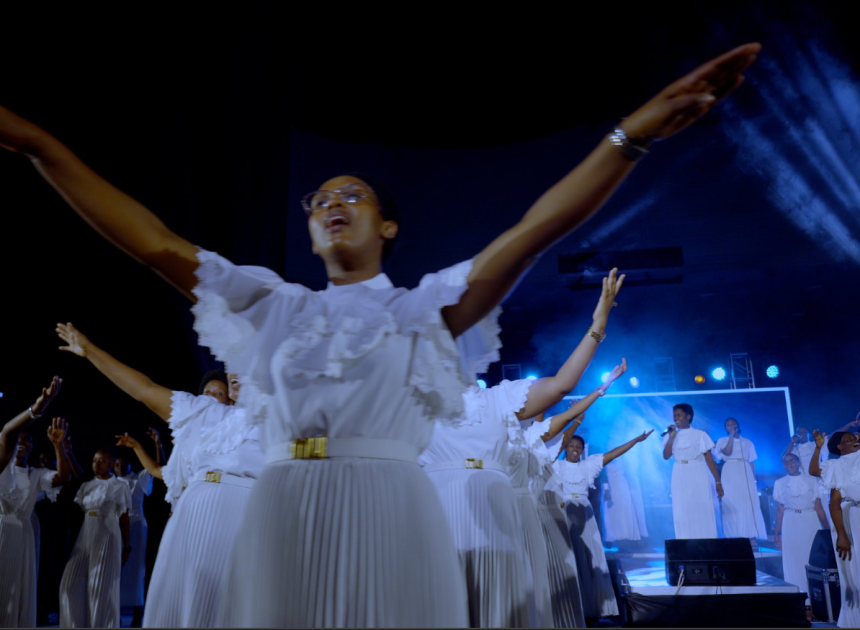 Indirimbo icuranganye ubuhanga yitwa “ Aritamurura”  yongeye gusubirwamo n’Abakorerayesu Choir bagaragaza impamvu yatumye bongera kuyisubiramo