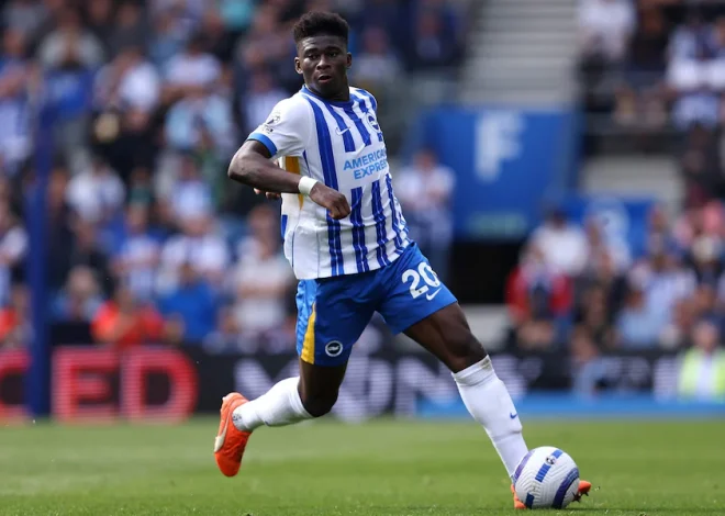 Abafana ba Manchester United barashaka kwigurira umukinnyi