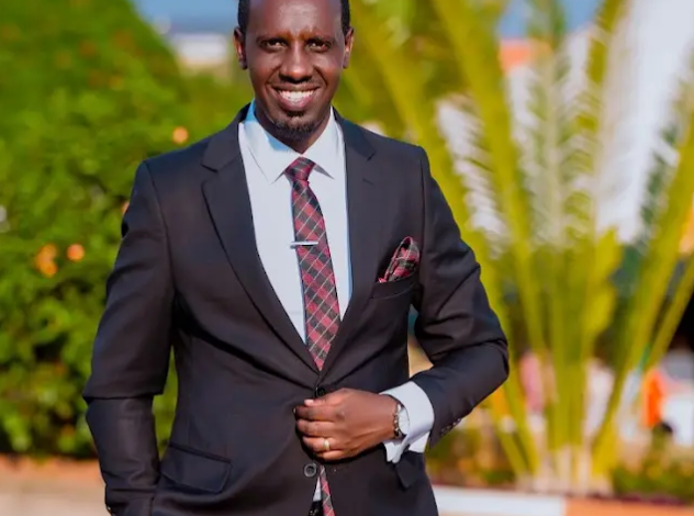 Ngoga Christophe Yongeye Guhamagarira Abizera Gusaba Kuyoborwa n’Imana Abinyujije mu Ndirimbo ‘Untware’