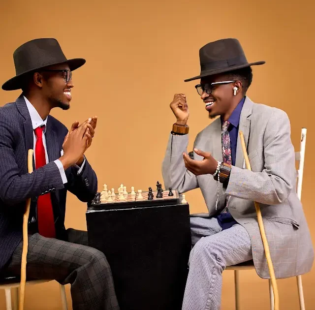 Ubuhamya Butangaje bwa Emmy Vox na Junior Rumaga! Buvuze Urukundo rwa Yesu babinyujije mundirimbo “Inkuru y’Urukundo”