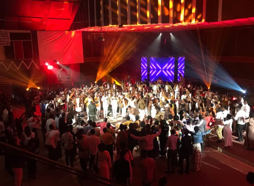 “NINDE?”: Indirimbo ya la source Choir iri kuri album Rumuri,Itegerejwe Nk’Igisubizo cy’Ukuri kwa Kristo