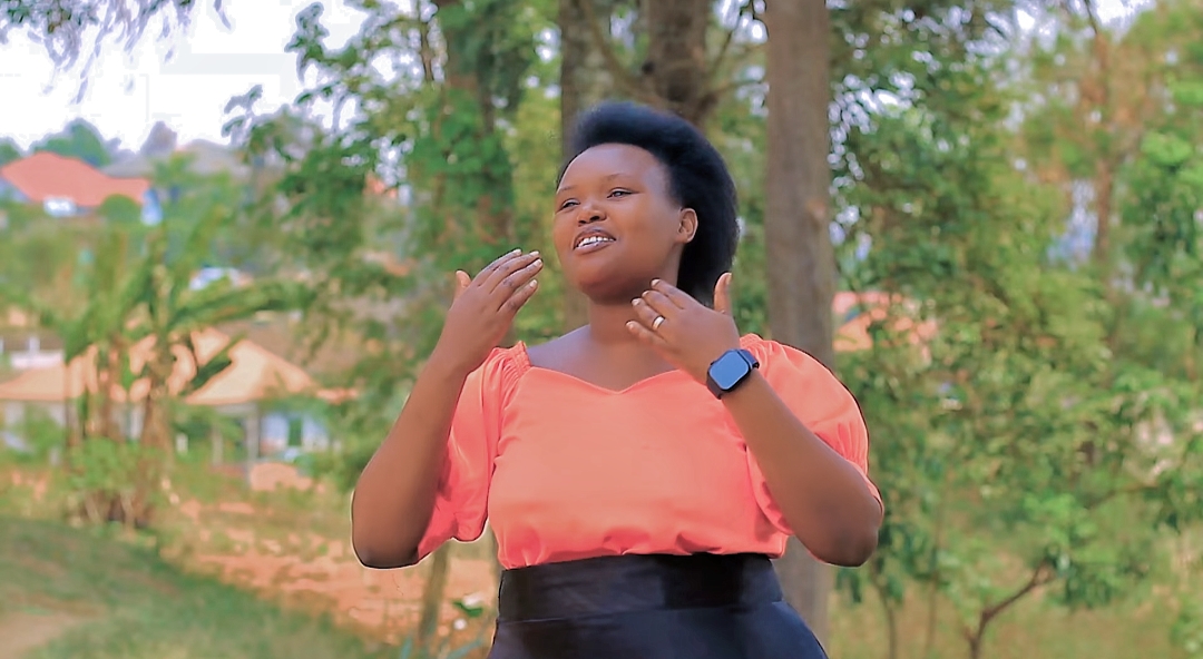Ntuzibagirwe ineza y’Imana” Ubutumwa bukomeye bwa Elina Niyegana mu ndirimbo nshya