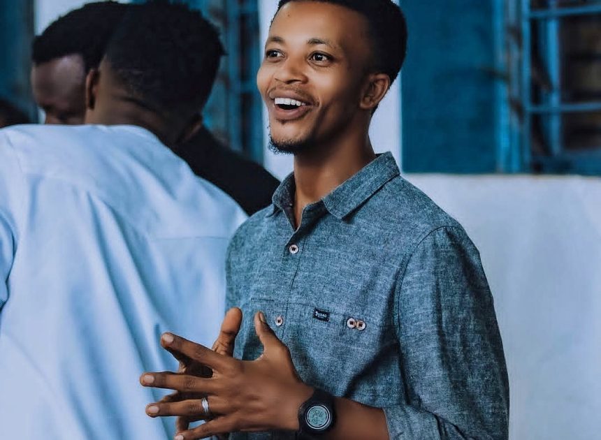 Umuramyi Job batatu yatangaje ibihe bidasanzwe byo kuramya Imana hifashishijwe ikoranabuhanga