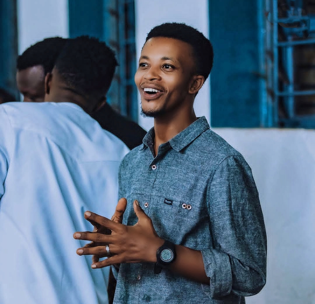 Umuramyi Job batatu yatangaje ibihe bidasanzwe byo kuramya Imana hifashishijwe ikoranabuhanga