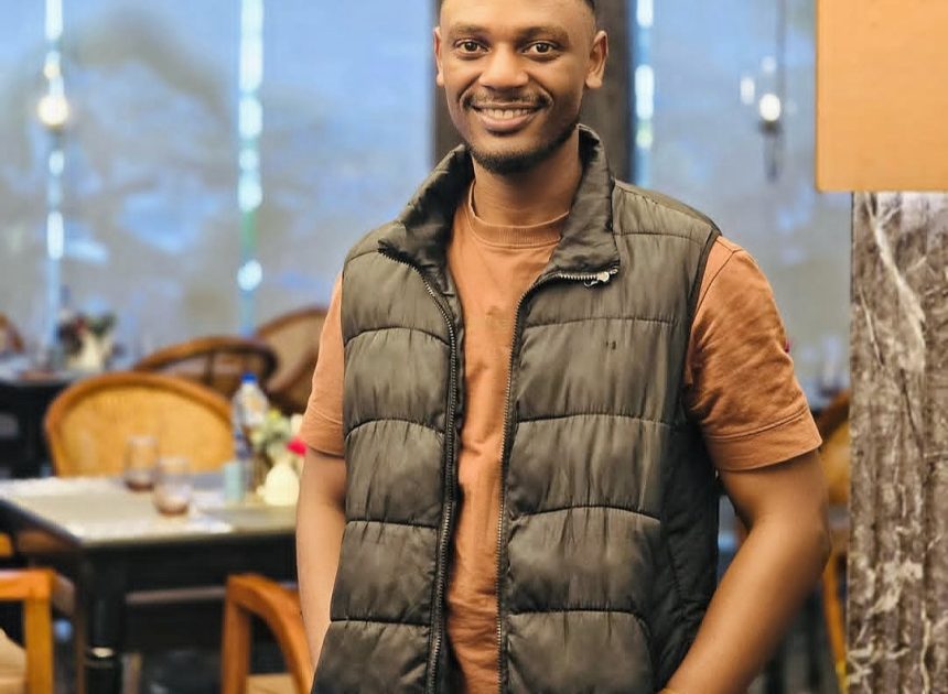 Ubutumwa Bwerekana Yesu nk’Umucyo w’Isi: Mpano Damascene Yongeye Kubigarukaho mu ndirimbo Nshya