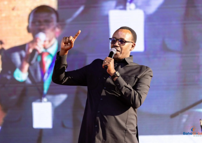 Rev. Baho Isaie yashimangiye ko kubona Theo Bosebabireba i Kabarondo ari ikimenyetso cy’uko Imana ihindura amateka y’umuntu