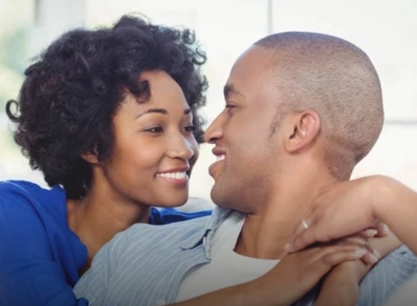 Abakobwa bakundana n’abahungu bahora ari beza bahura n’imbagomizi mu rukundo