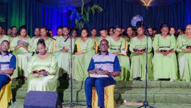 Korale Umucyo_EAR Kabuga iri mu mashimwe nyuma yo gushyira hanze Album ya kabiri “Hashimwe Uwiteka”