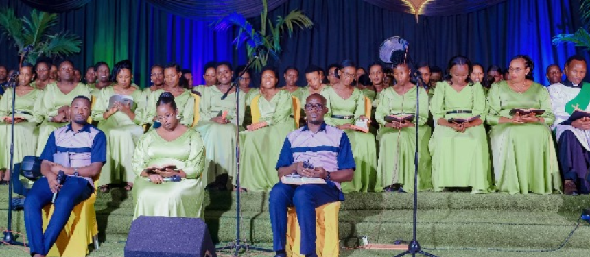 Korale Umucyo_EAR Kabuga iri mu mashimwe nyuma yo gushyira hanze Album ya kabiri “Hashimwe Uwiteka”