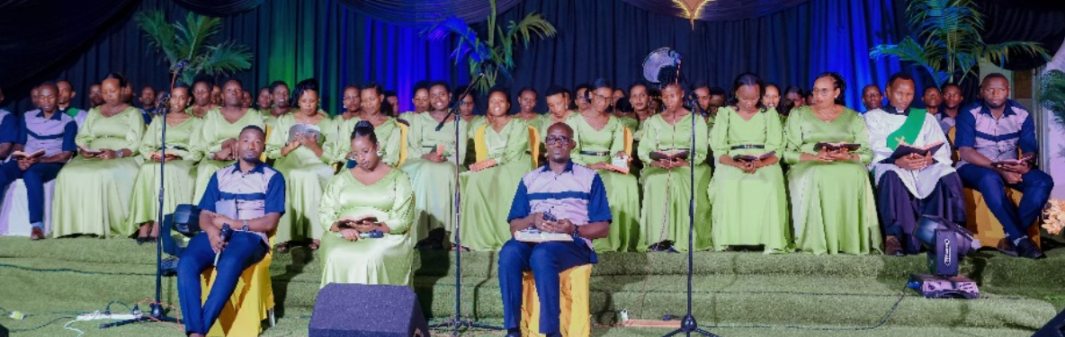 Korale Umucyo_EAR Kabuga iri mu mashimwe nyuma yo gushyira hanze Album ya kabiri “Hashimwe Uwiteka”