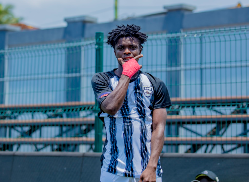 Umukinnyi Memel Dao ukinira ikipe ya APR FC yatanze ubutumwa bukomeye ku ikipe ya Pyramids Fc bitegura guhura muri C AF Champions League