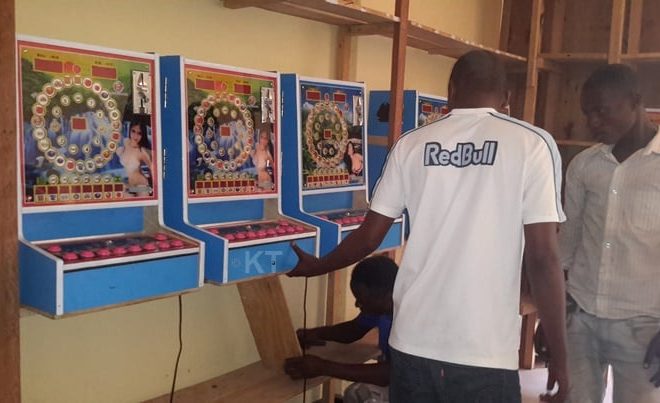 Imashini zizwi nk’ibiryabarezi ibihumbi 7 ni zo zimaze gukurwa mu baturage mu gikorwa cyatangijwe na RDB