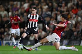 Grimsby Town yasezereye Manchester United yahanwe!