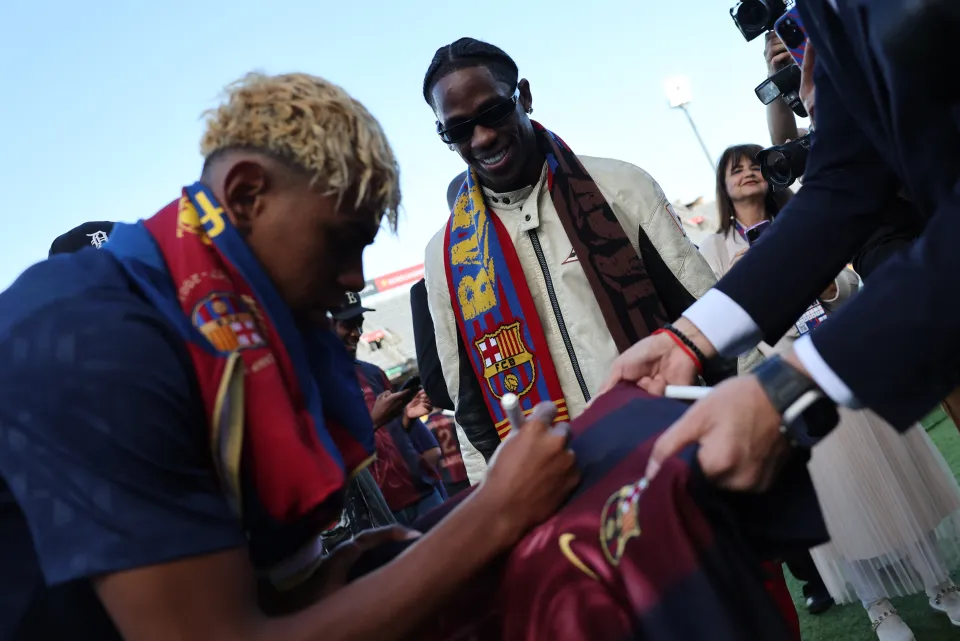 Abifuza gusinyirwa autographe na Lamine Yamal bagiye kuzajya bishyuzwa