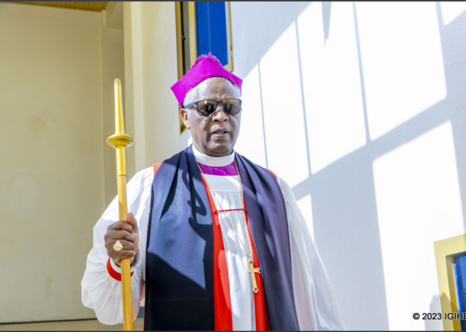 Musenyeri Mbanda yavuze ku mvururu ziri mu itorero ry’Angilikani