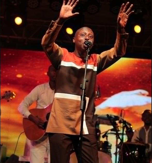 Imbarutso y’indirimbo yitwa “ku meza y’Umwami” na Uwimana Aimé