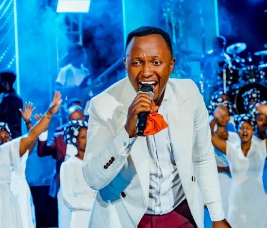 Abaragwa Choir yatanze ubutumwa bukomeye bwo gukomeza kwizera Kristo ibinyujije mundirimbo “Igitangaza”