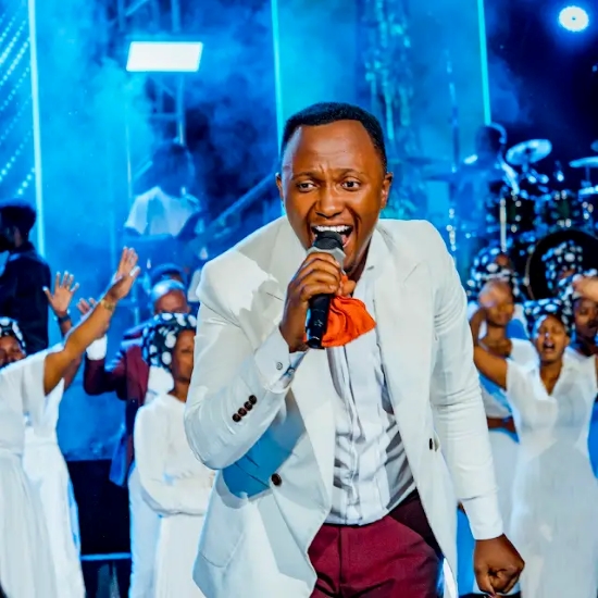 Abaragwa Choir yatanze ubutumwa bukomeye bwo gukomeza kwizera Kristo ibinyujije mundirimbo “Igitangaza”