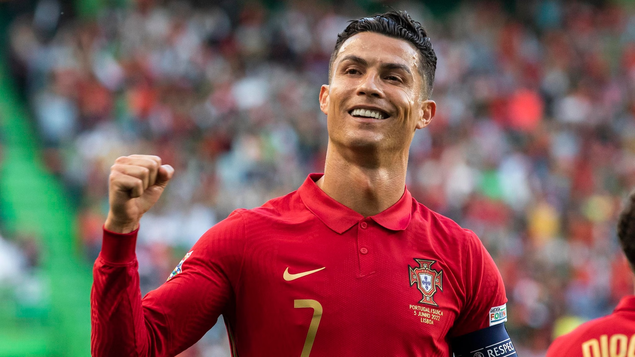 Cristiano Ronaldo yageneye ubutumwa abifuza ko yasezera