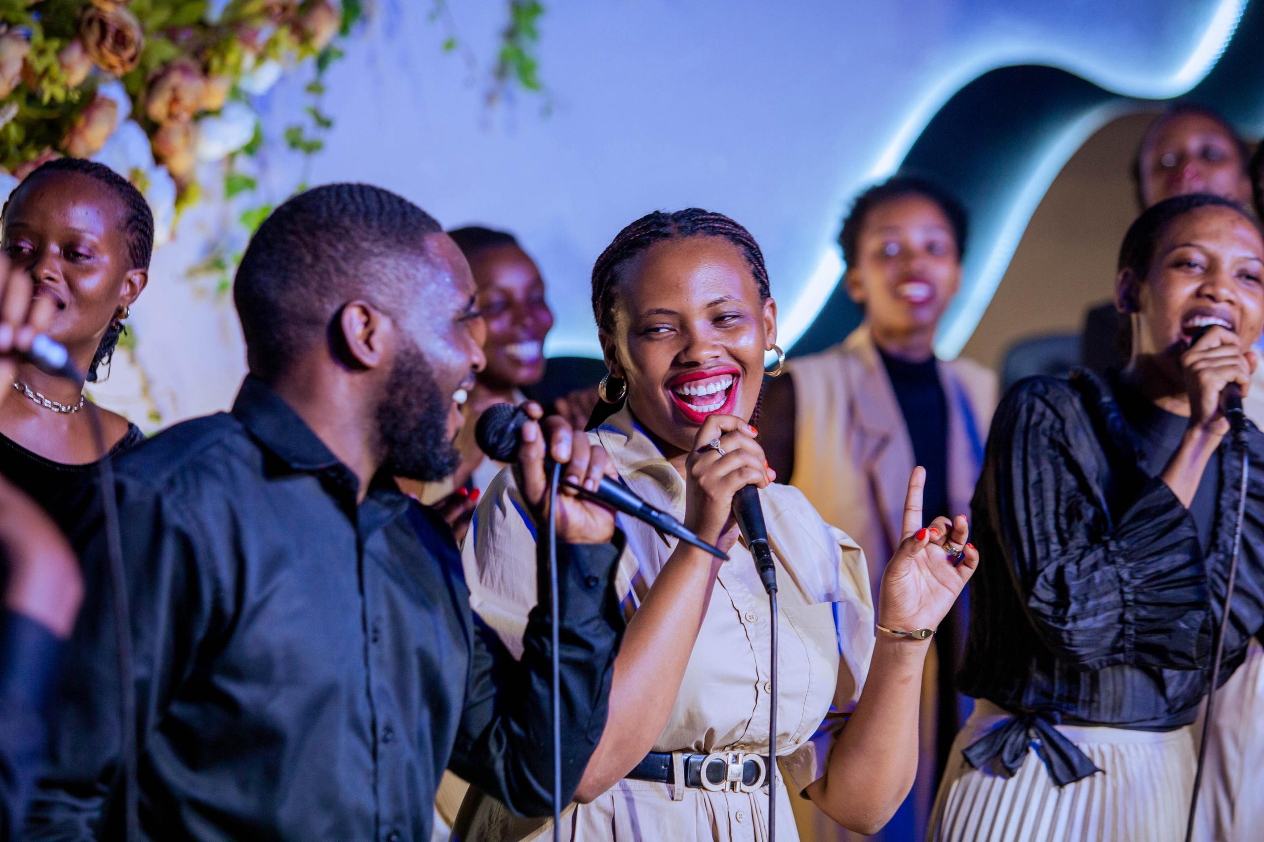 Louange & Leah: Umuryango mushya w’abaramyi binjiye mu muziki wo kuramya bahereye ku ndirimbo “El-Shaddai”