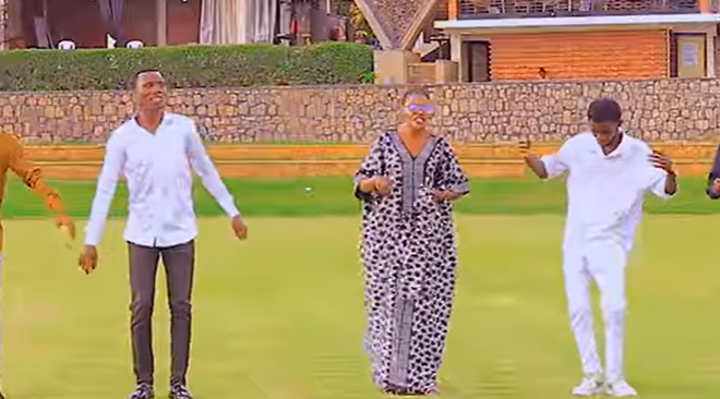 Aline Sympaty Ukomeje Kuzamuka Mu Muziki Wo Kuramya Yagarukanye Indirimbo “Uruwo Kwizerwa” Ishimangira Imbaraga Zo Kwizera Imana 