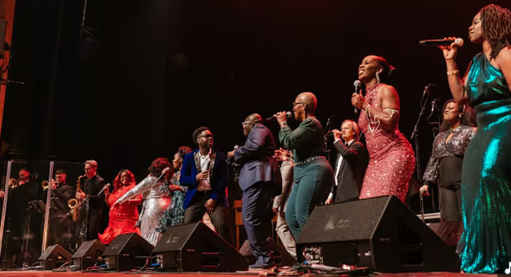 Jireh Gospel Choir Iritegura Gutaramira Montreal Mu Birori Bikomeye Bya Noël Gospel 2025