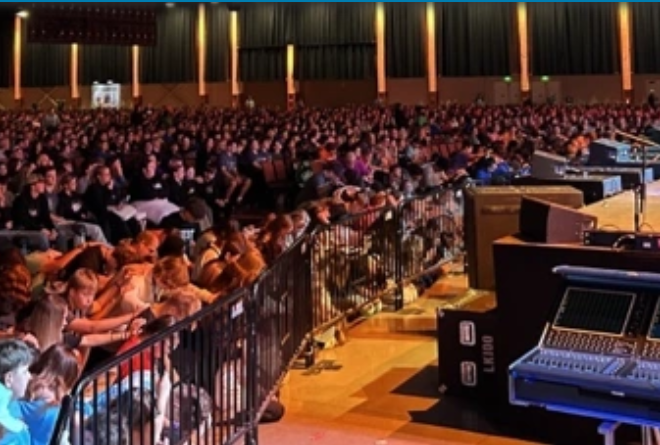 Abantu Amagana Bakiriye Agakiza mu Giterane “Hearts on Fire”