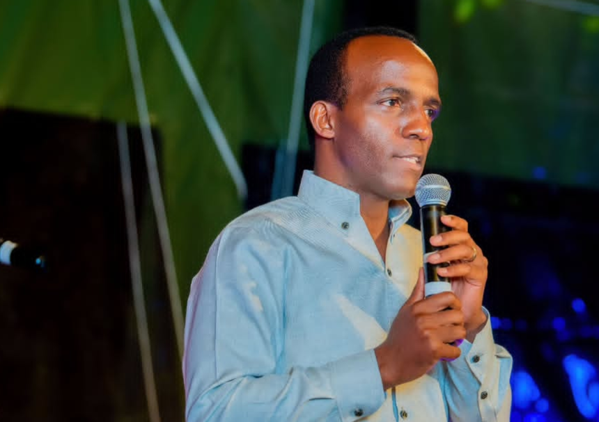 Amateka ahishura ubuzima bwa Alex Dusabe mu gihe cy’imyaka 25 nk’umuramyi