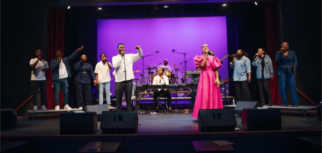 James na Daniella batangaje ko baziririmba indirimbo shya mu gitaramo Endless worship