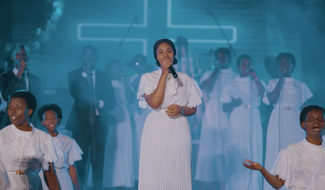 Abakorerayesus Choir (ADEPR Rukurazo) yashyize hanze indirimbo “Ntama w’Imana” ikomeje guhembura imitima ya benshi