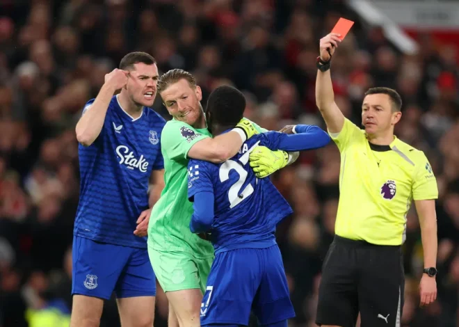 Intandaro y’ikarita y’umutuku ya Idrissa Gueye ku ikosa yakoreye mugenzi we bakinana mu ikipe imwe