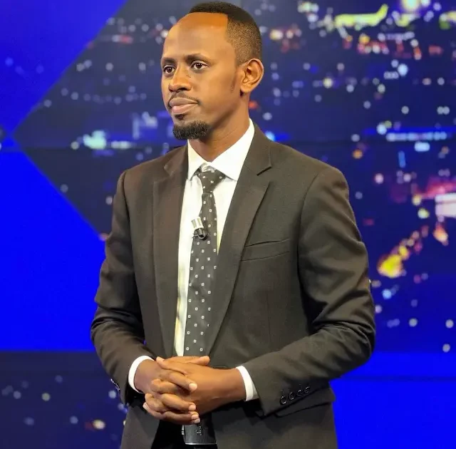 Prosper Nkomezi yongeye kugarukana umutumwa bukomeye bwo kwizera mundirimbo “Ntijya Ibeshya”