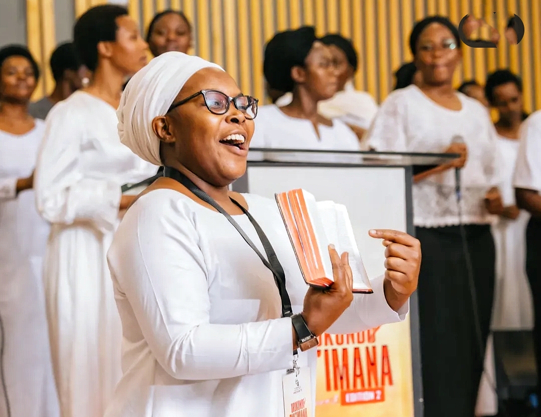 Chorale Horeb Yifashishije “Inyenyeri” mu Kwamamaza Umucyo w’Agakiza muri Iki Gihe cya Noheli